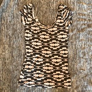 Scoop Neck Geometric Print Tee